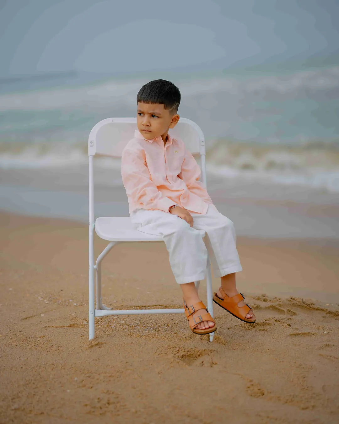 Lightweight Long-Sleeve Button-Up Shirt with Minimalist Detailing Linen